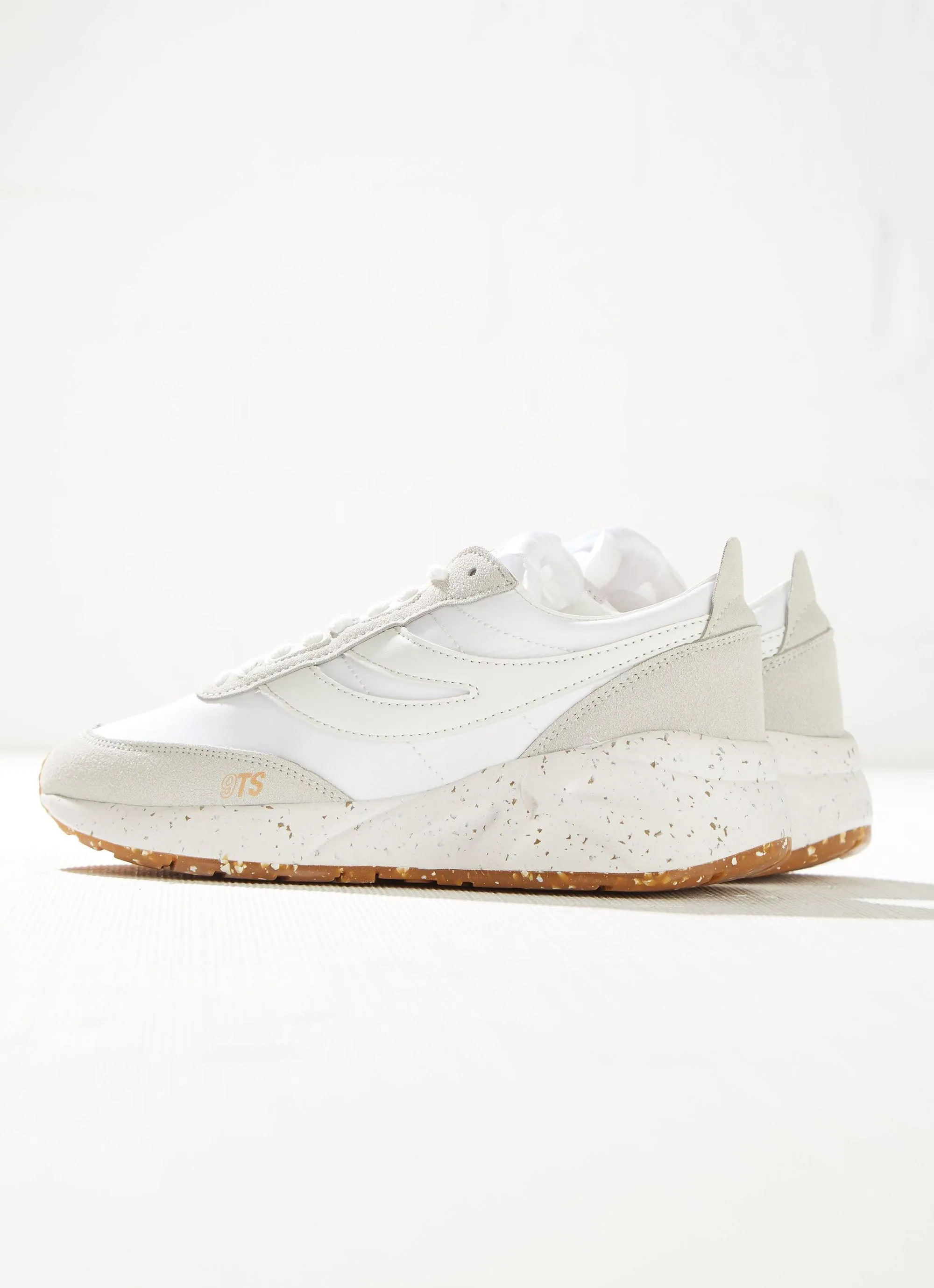 4089 Training Vegan Leather Sneaker - White Avorio